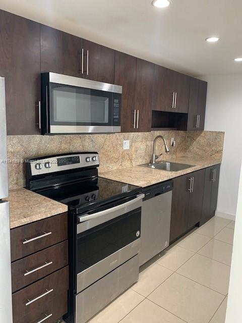 SPACIOS 2 BEDROOM 2 BATHROOMS APARTMENT LOCATED ON THE SECOND FLOOR WITH BALCONY IN THE DESIRABLE DORAL GARDENS I COMMUNITY. THIS UNIT FEATURES CERAMIC FLOORS THROUGHOUT, A PRIVATE BALCONY. WATER IS INCLUDED IN THE RENT. GATED COMMUNITY WITH EXCELLENT LOCATION JUST MINUTES FROM MIAMI INTERNATIONAL AIRPORT, MAJOR EXPRESSWAYS AND SHOPPING CENTERS. DONT MISS THIS OPPORTUNITY TO LIVE IN A COMFORTABLE AND WELL CONNECTED AREA. WE PRESENT ALL OFFERS.