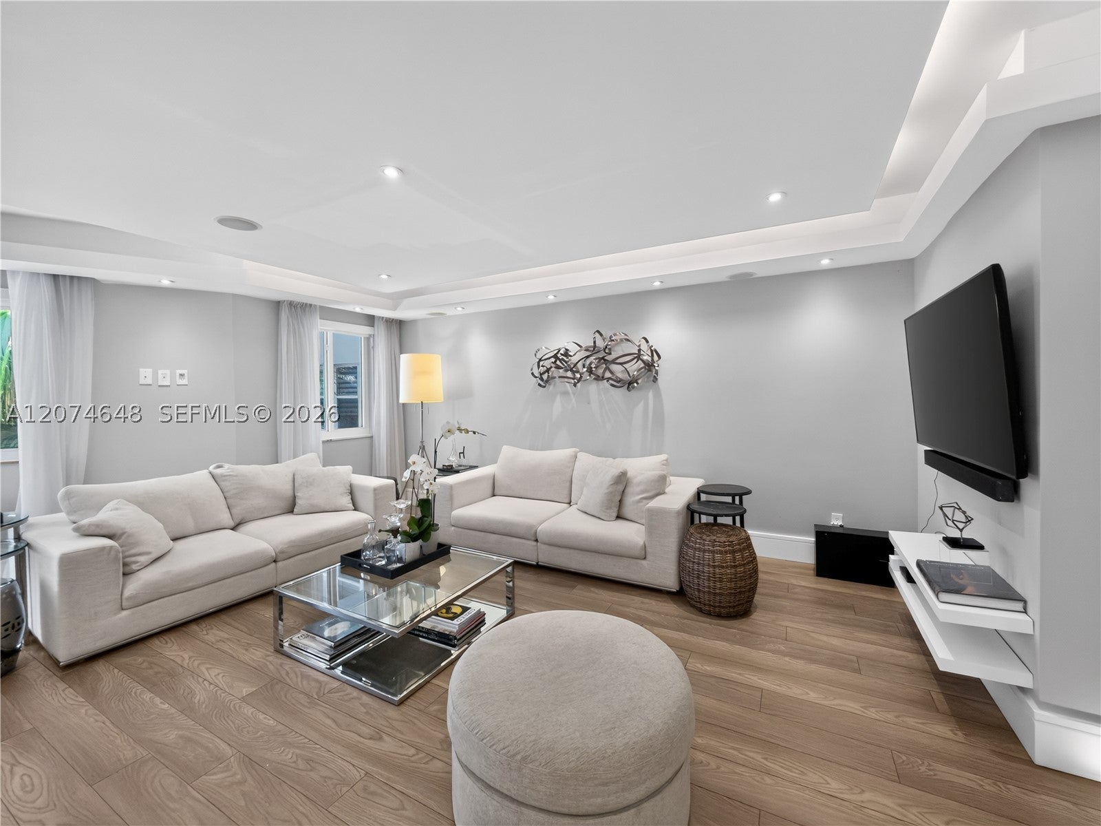 10190 Collins Ave 204