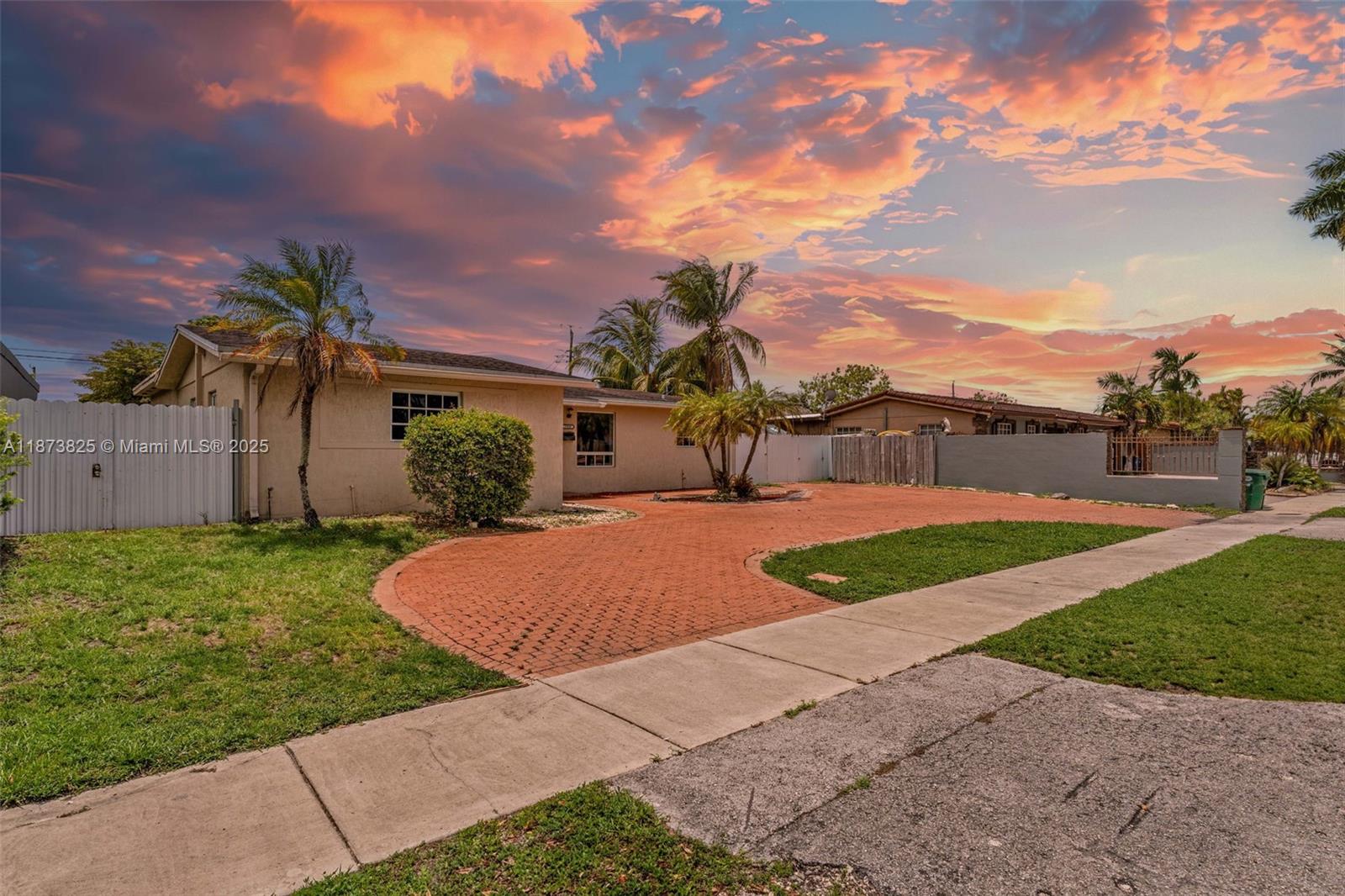 Welcome to this beautiful single-family home located in the desirable community of PSN. This spacious residence offers 5 bedrooms, 2 bathrooms, and a modern open-concept layout perfect for entertaining. Enjoy tile flooring throughout, ample natural light, and generously sized bedrooms. The fenced backyard is ideal for family gatherings and relaxation. Conveniently located near schools, shopping, dining, and major highways.