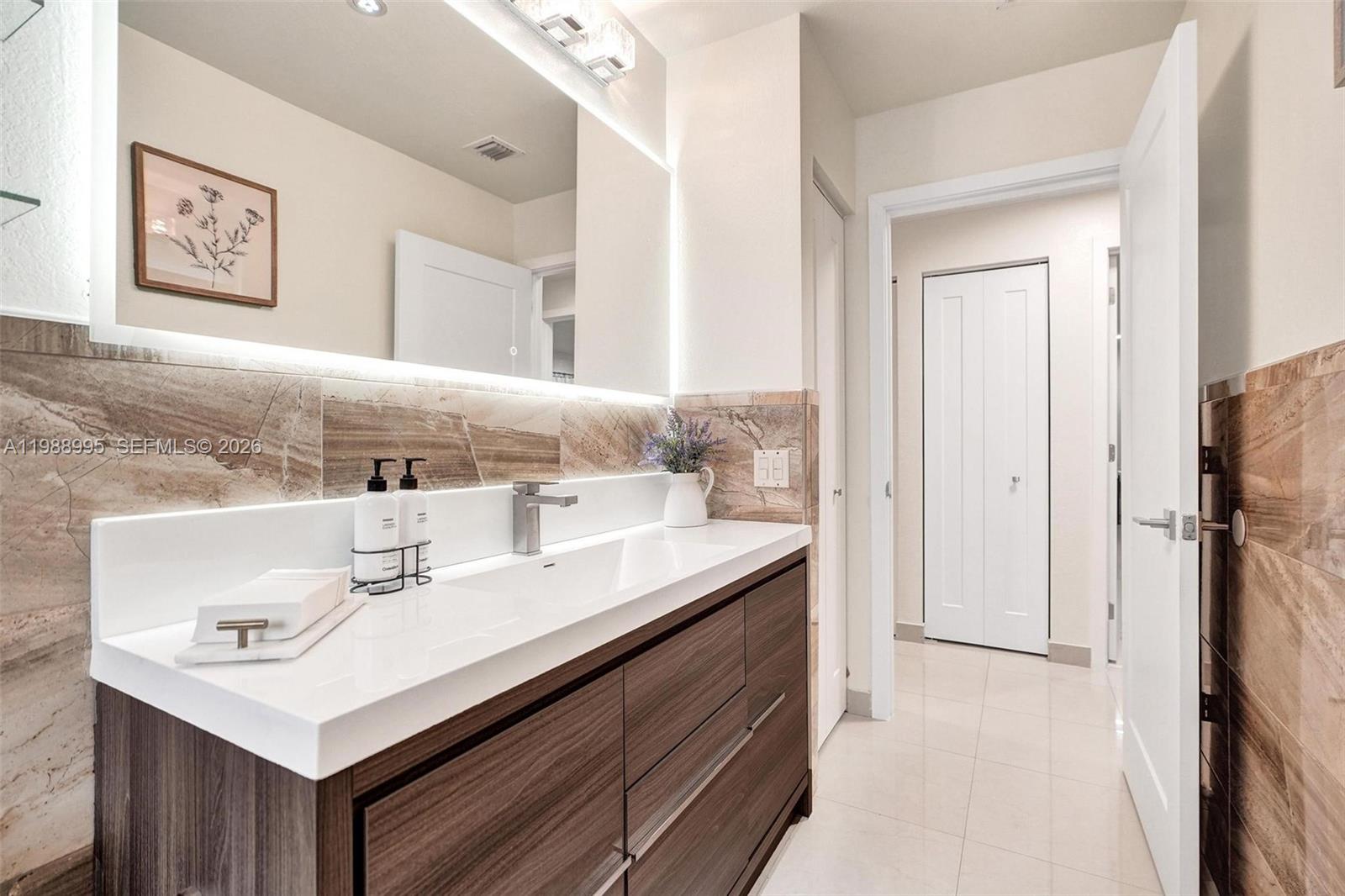 WASHINGTON PARK HALLANDAL - Residential