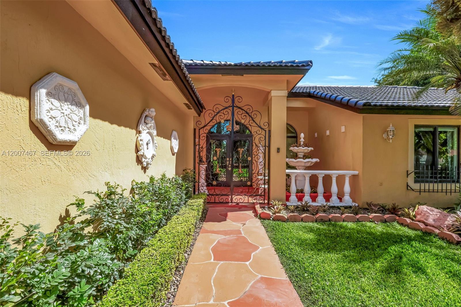 BISCAYNE BEST - Residential