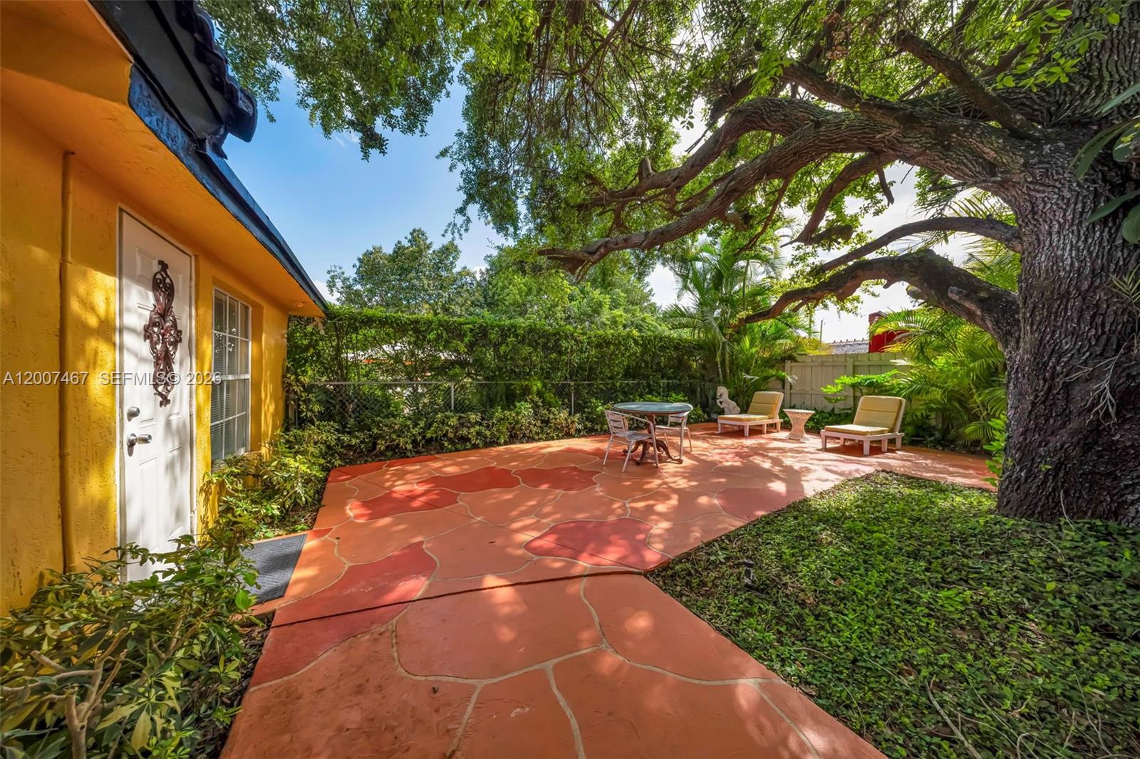 BISCAYNE BEST - Residential