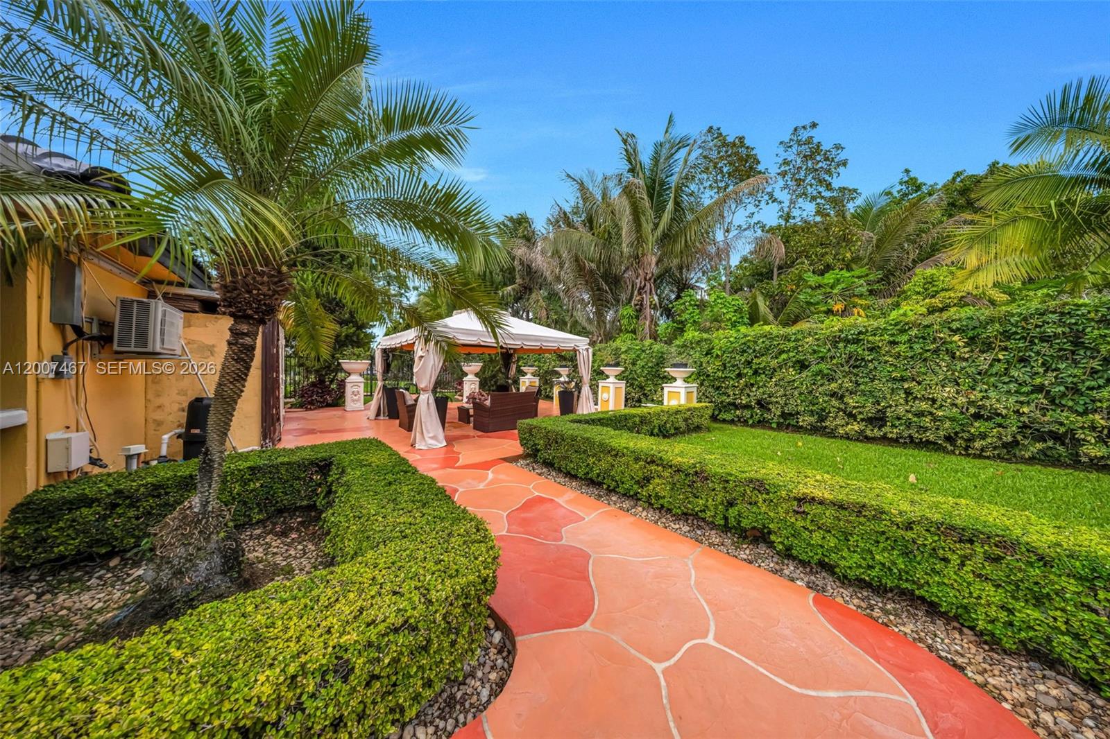 BISCAYNE BEST - Residential