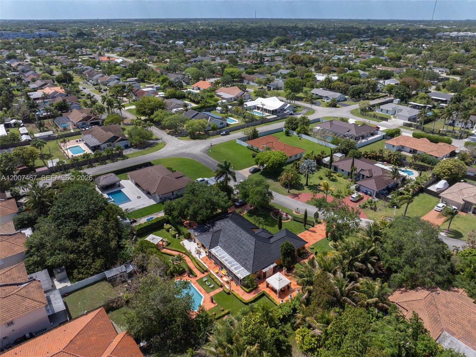 BISCAYNE BEST - Residential