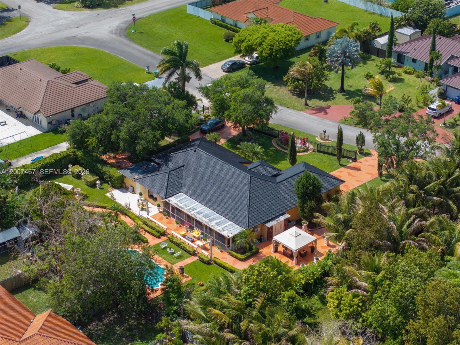 BISCAYNE BEST - Residential