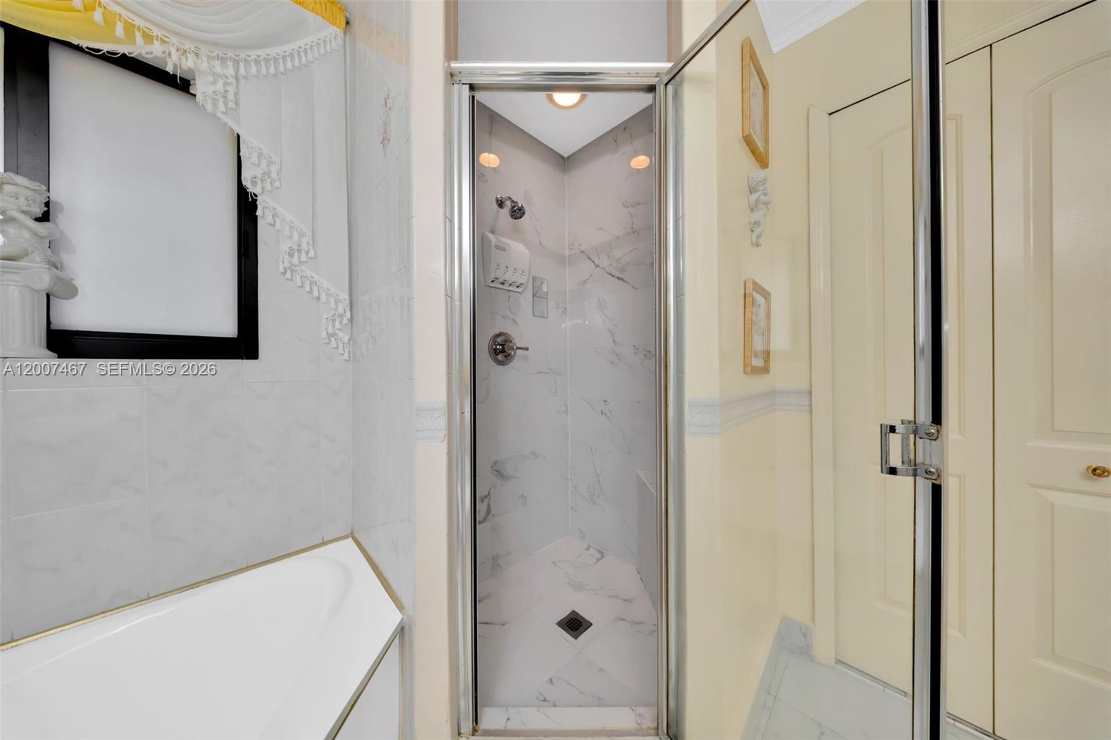 BISCAYNE BEST - Residential