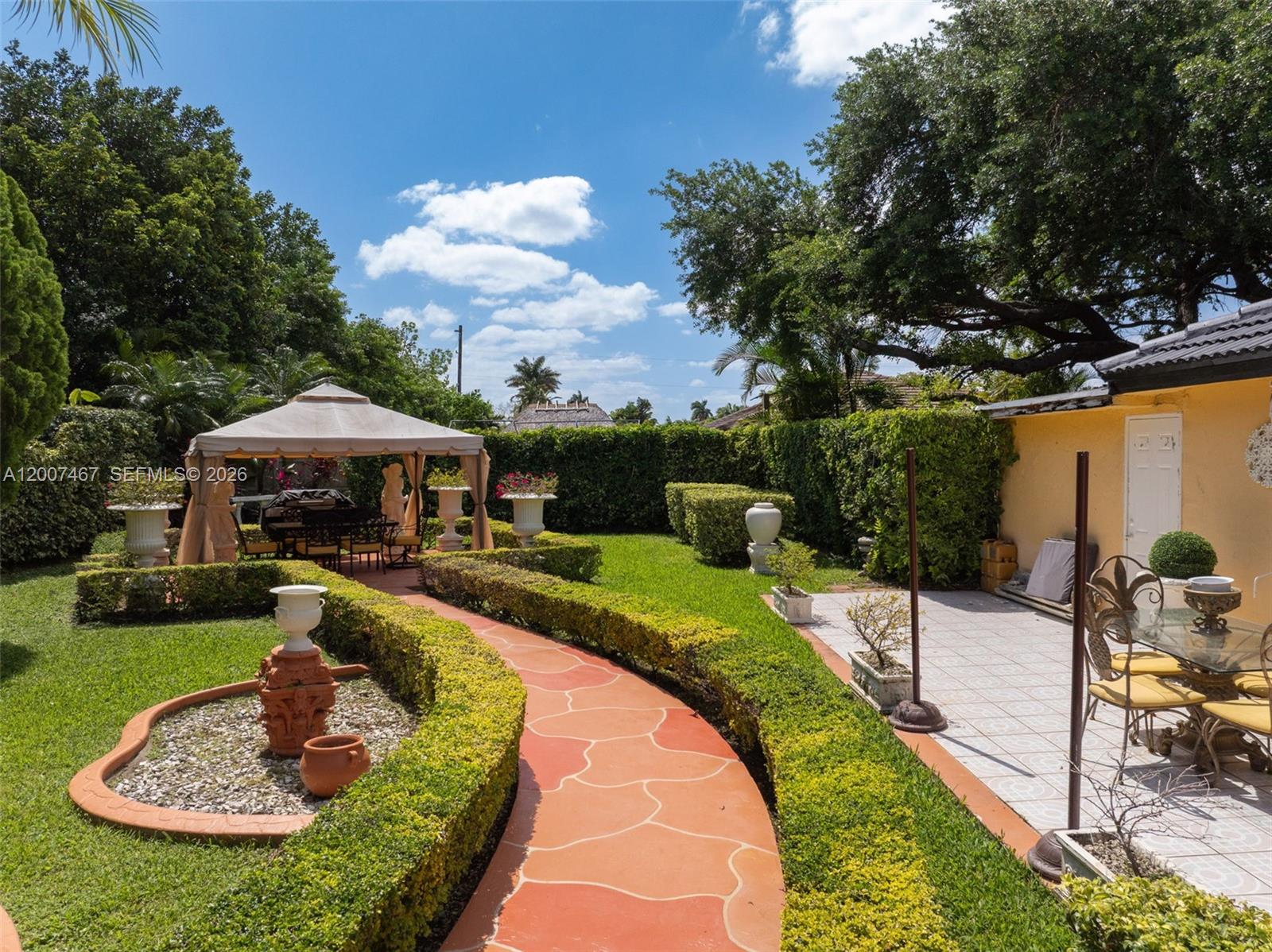 BISCAYNE BEST - Residential