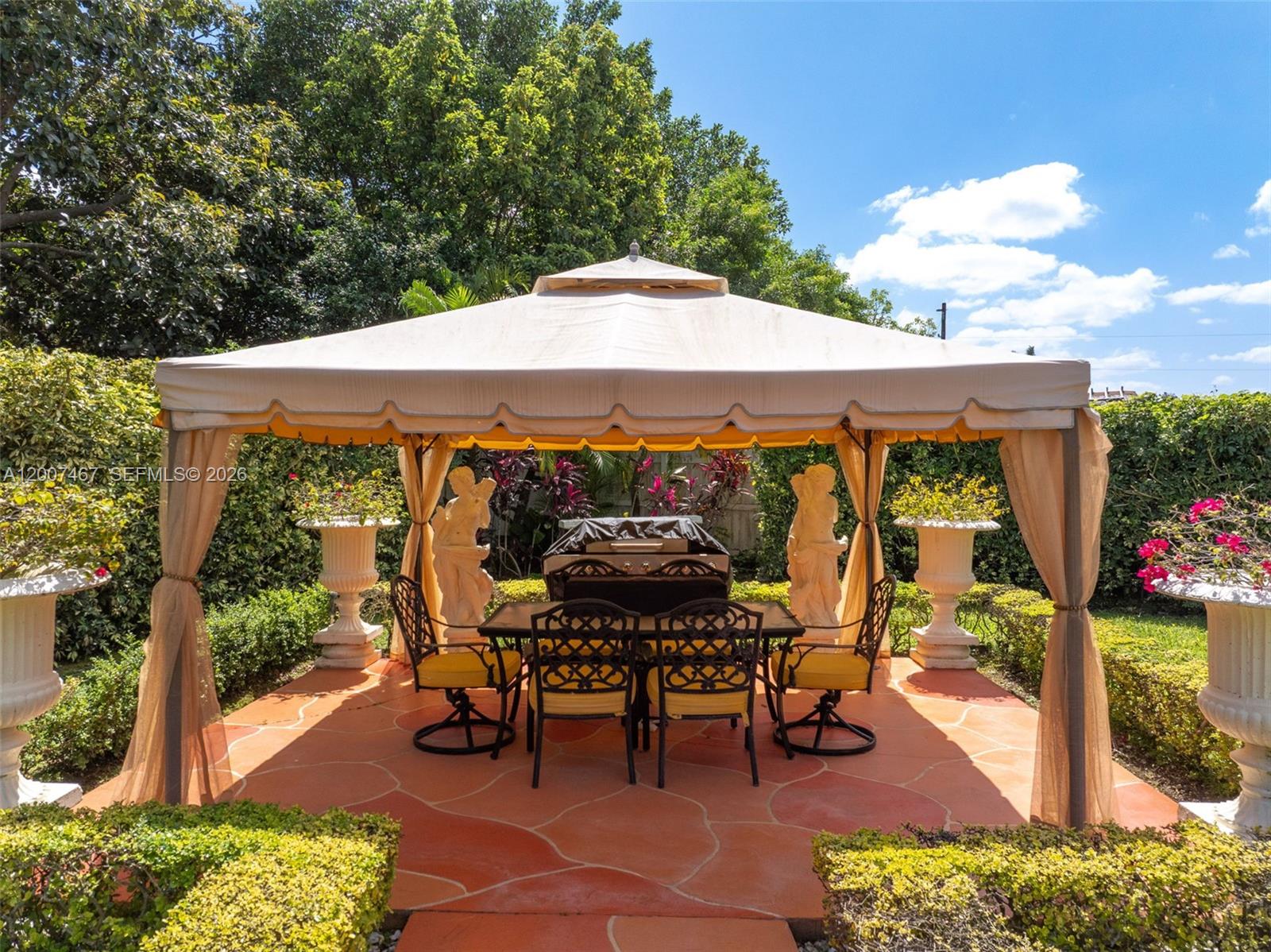 BISCAYNE BEST - Residential