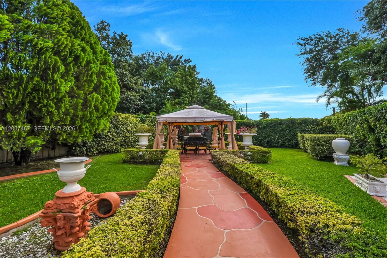 BISCAYNE BEST - Residential