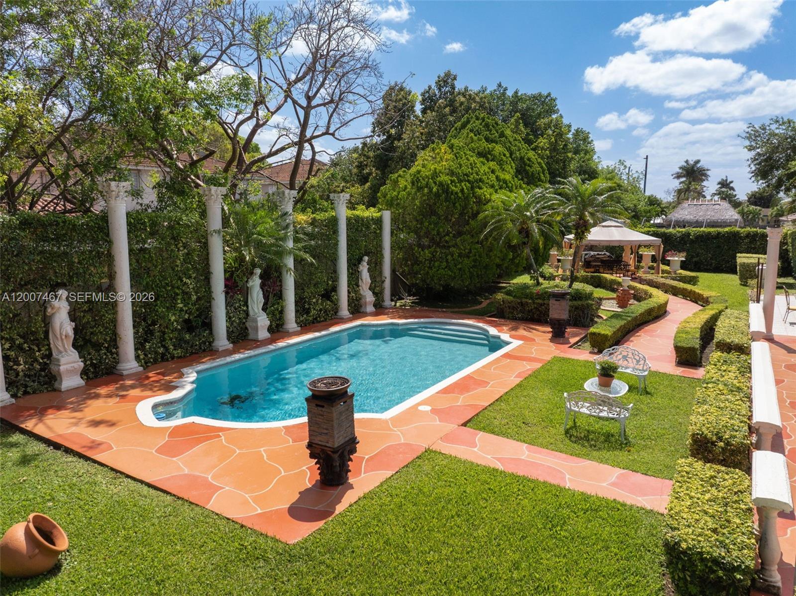 BISCAYNE BEST - Residential