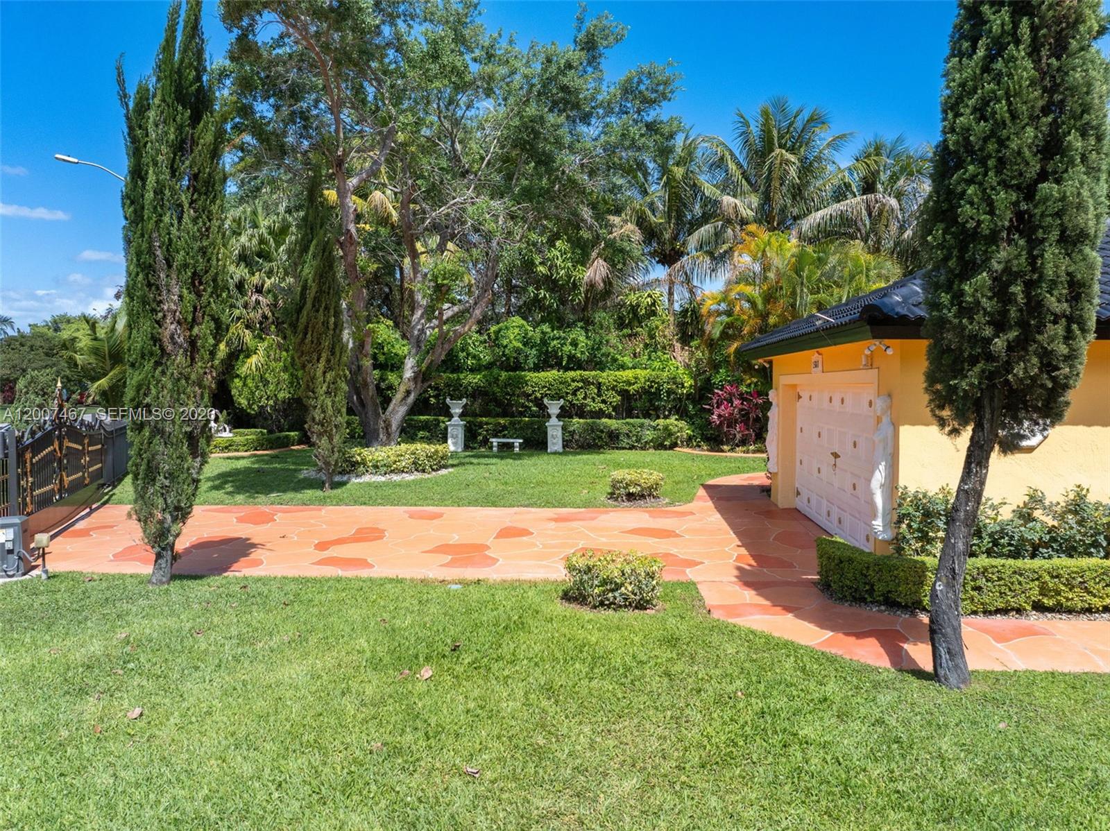 BISCAYNE BEST - Residential