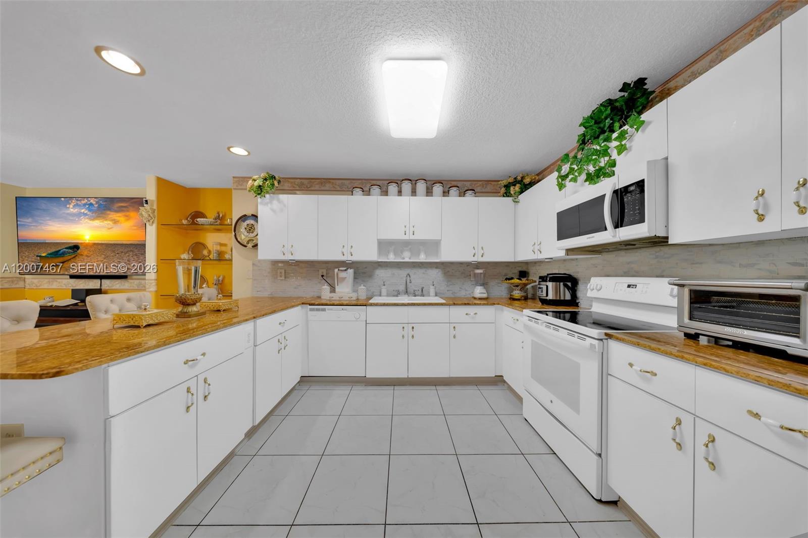 BISCAYNE BEST - Residential