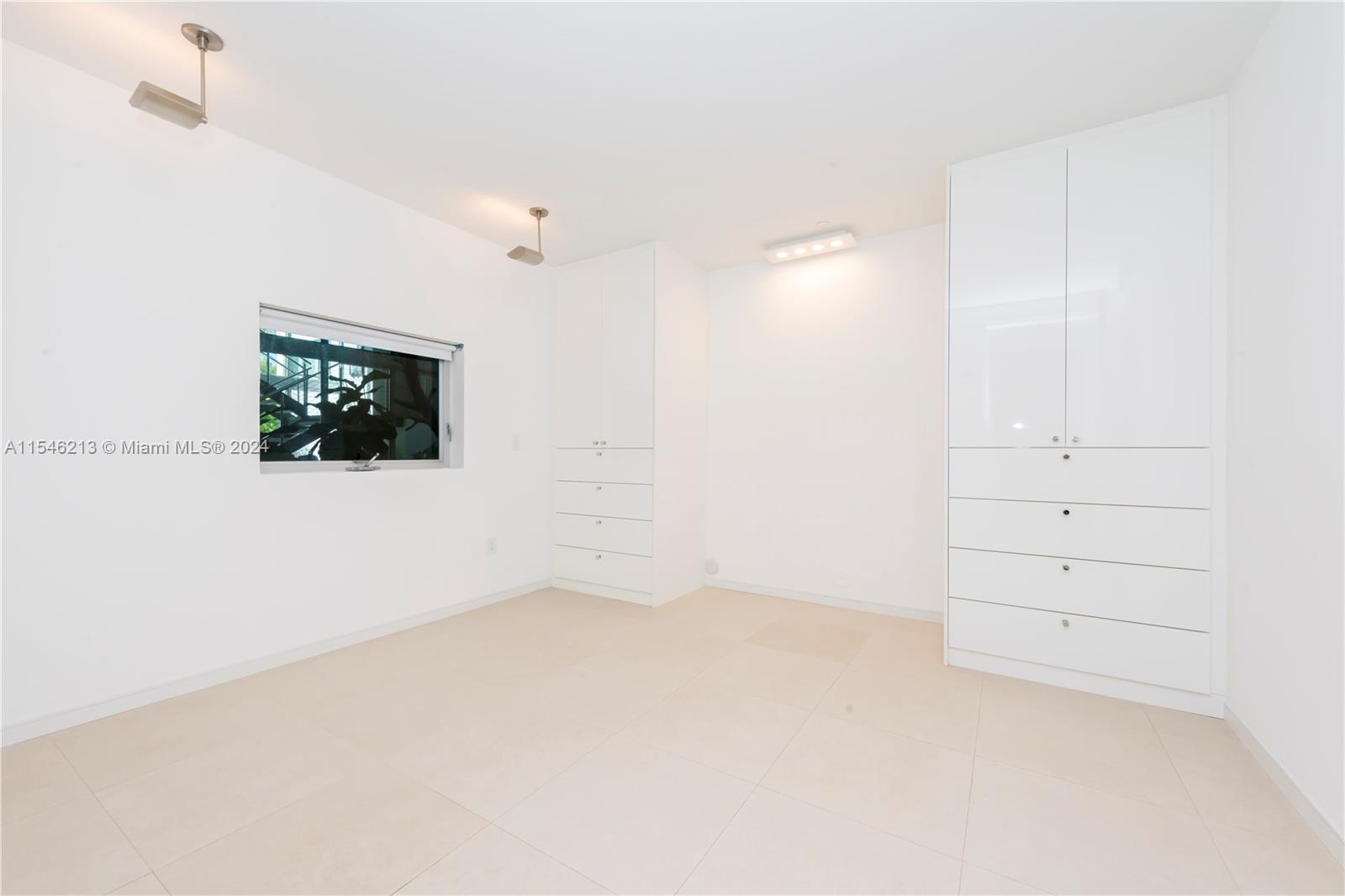 THE V CONDO - Residential Lease