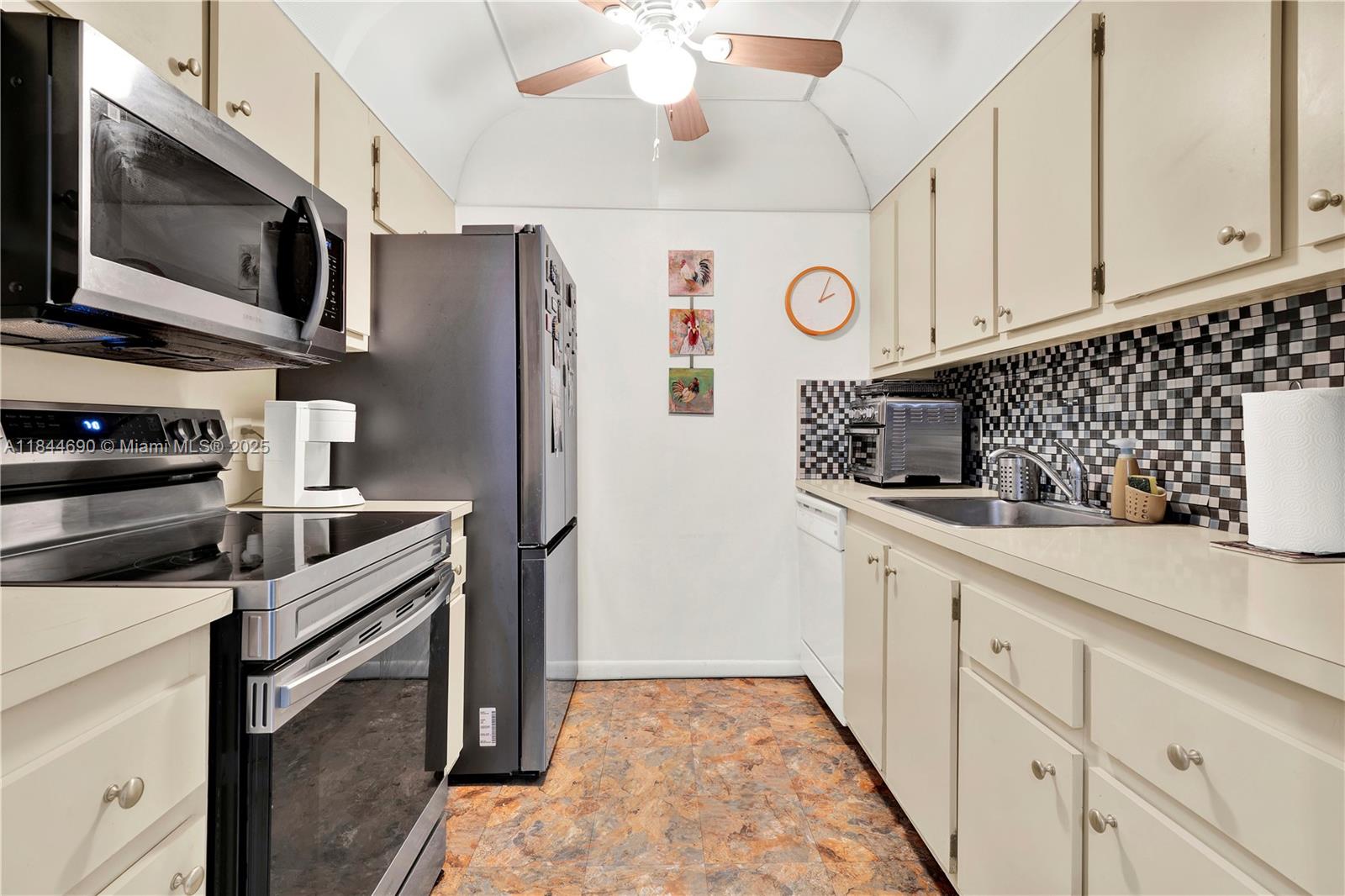 KINGSLEY AT CENTURY VILLA - Residential