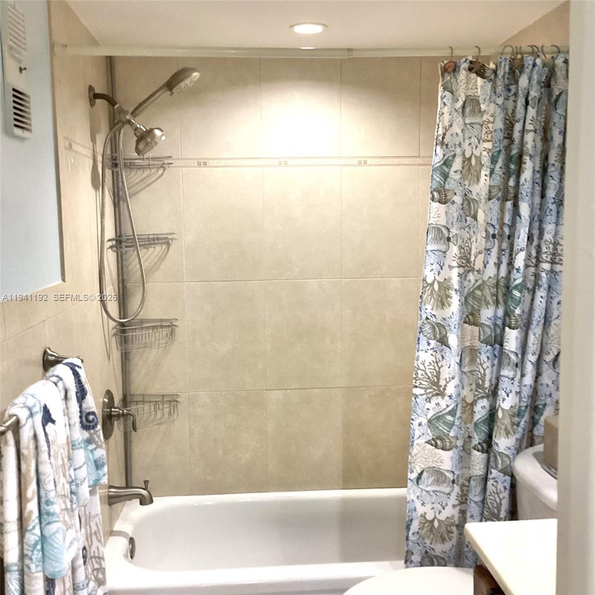 HOLLYBROOK GOLF AND TENNIS - Residential