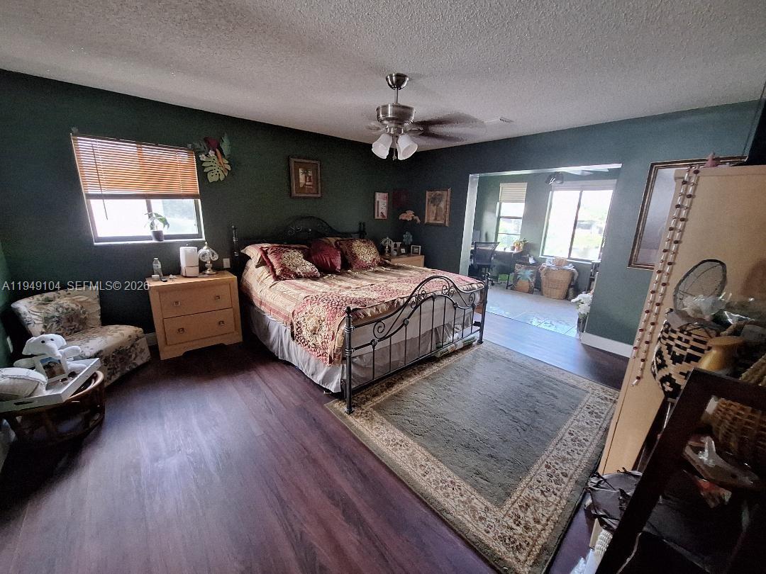 FOUR PALM LAKES AT PEMBRO - Residential