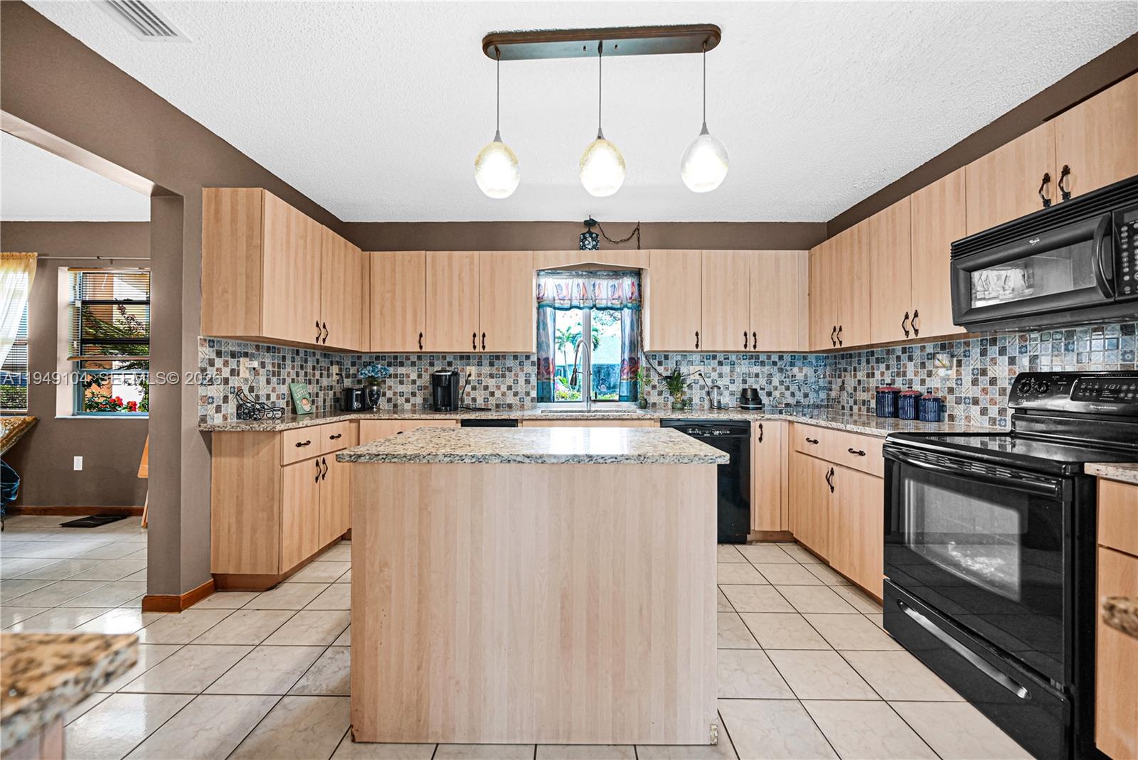 FOUR PALM LAKES AT PEMBRO - Residential