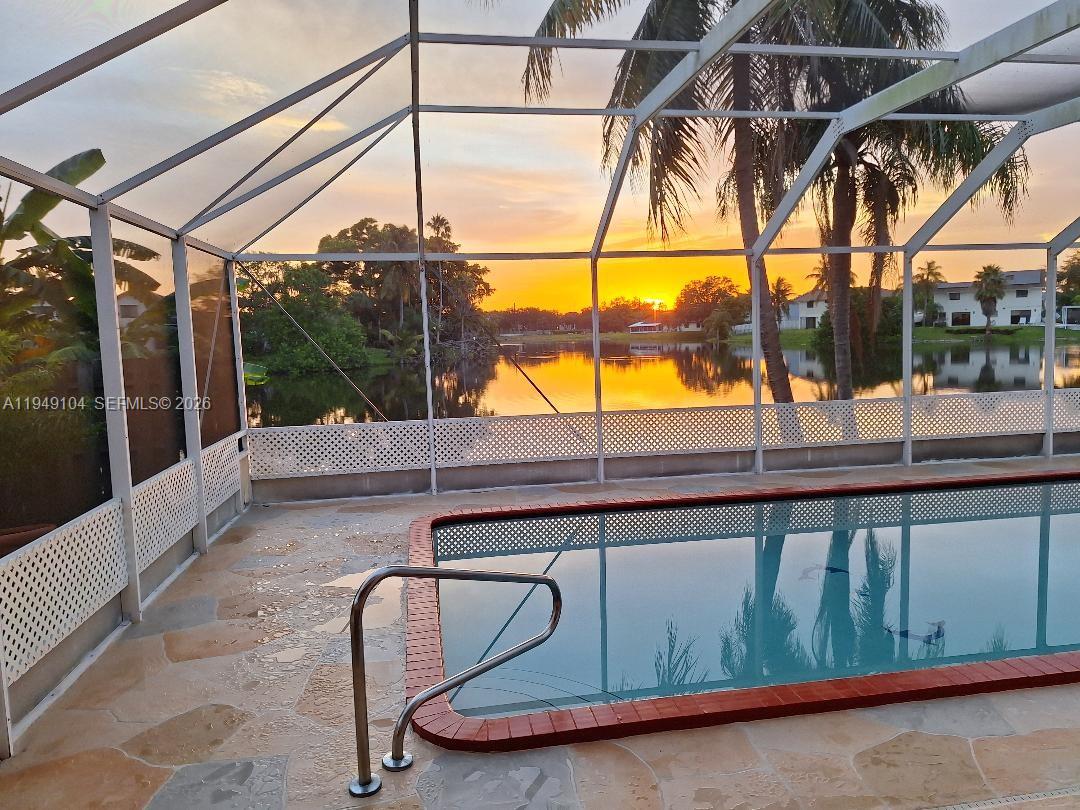 FOUR PALM LAKES AT PEMBRO - Residential