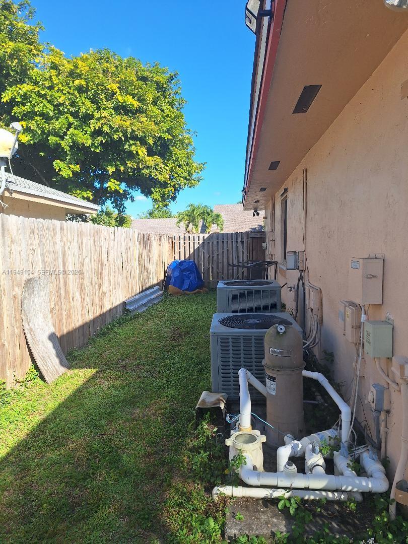 FOUR PALM LAKES AT PEMBRO - Residential