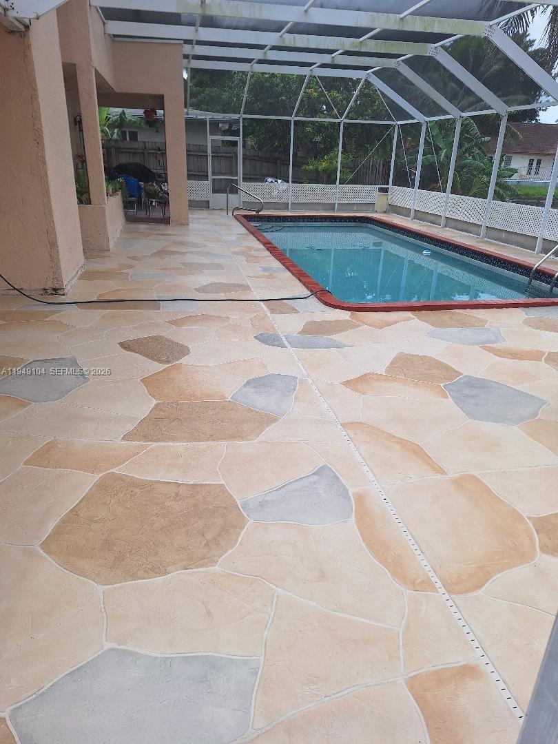 FOUR PALM LAKES AT PEMBRO - Residential