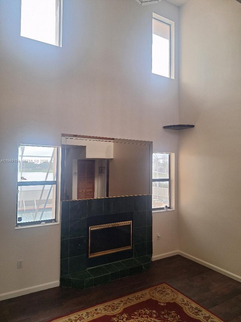 FOUR PALM LAKES AT PEMBRO - Residential