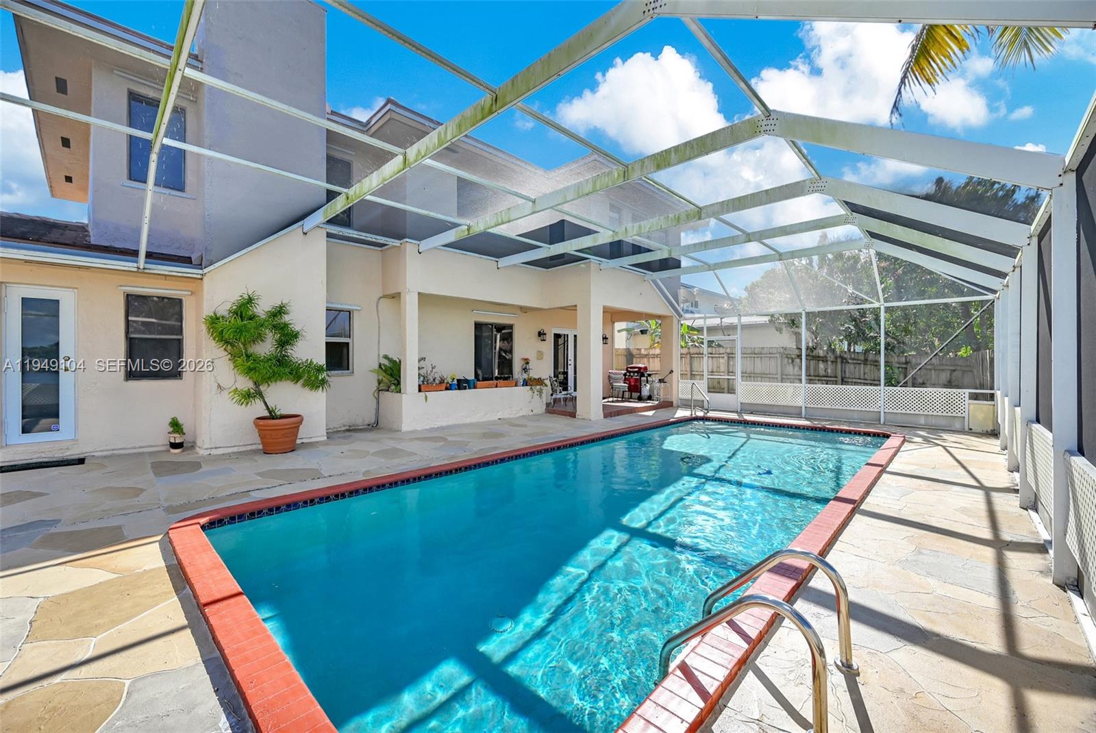 FOUR PALM LAKES AT PEMBRO - Residential