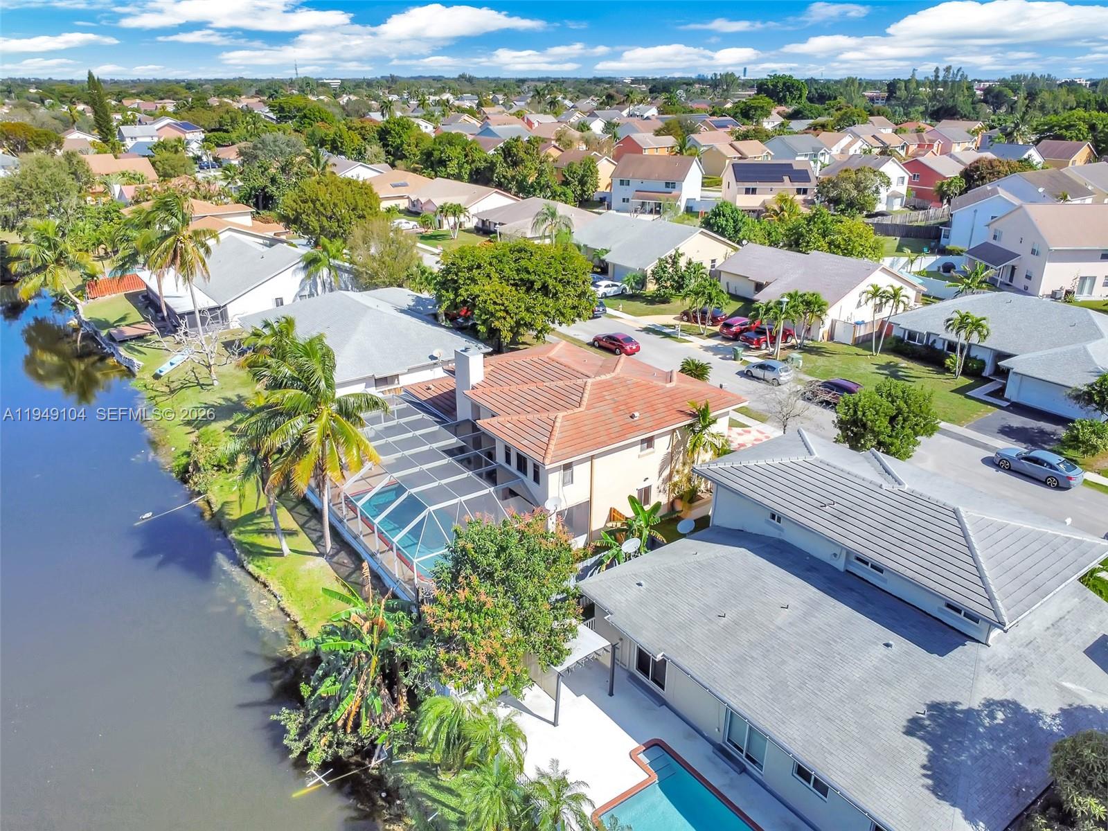 FOUR PALM LAKES AT PEMBRO - Residential