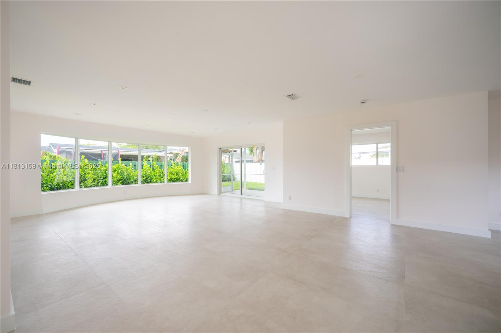 6640 SW 7 ST.
