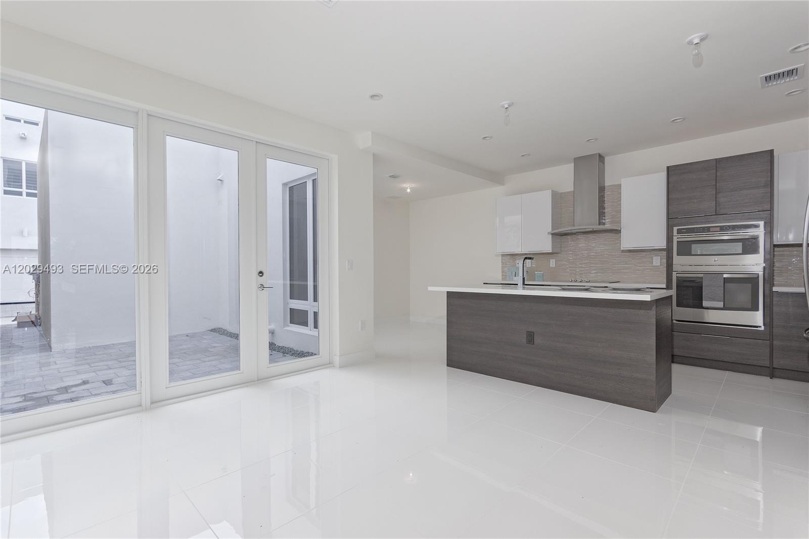 LANDMARK AT DORAL - Residential