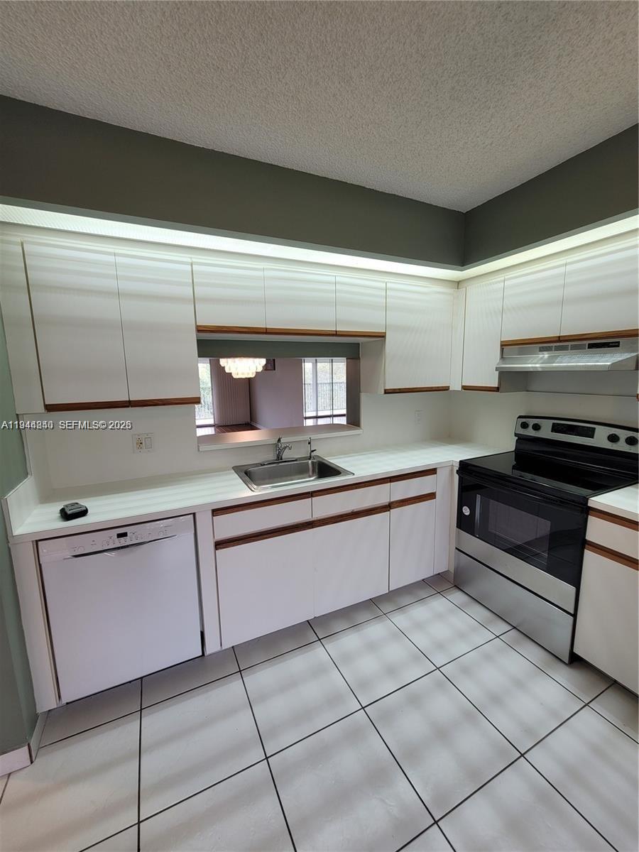 CAMBRIDGE AT CENTURY - Residential