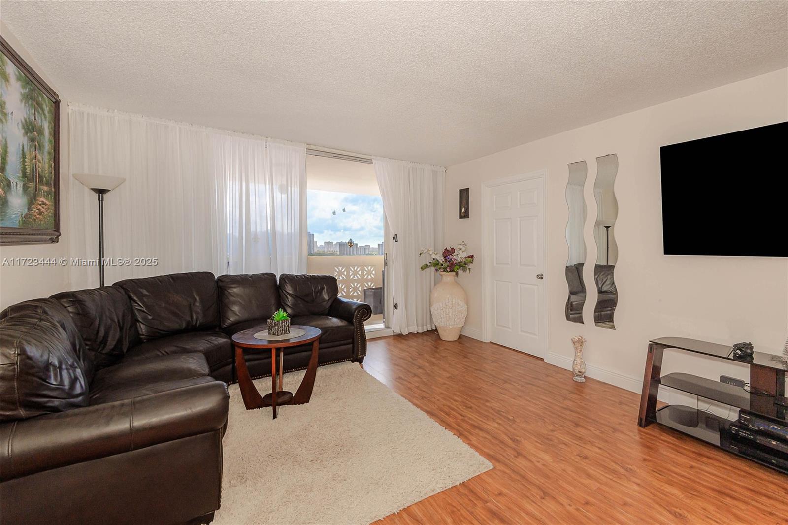PLAZA TOWERS NORTH CONDO - Residential