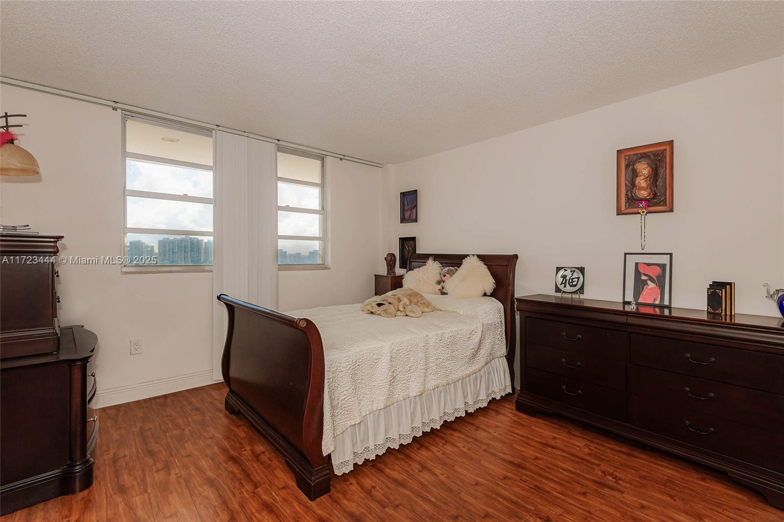 PLAZA TOWERS NORTH CONDO - Residential