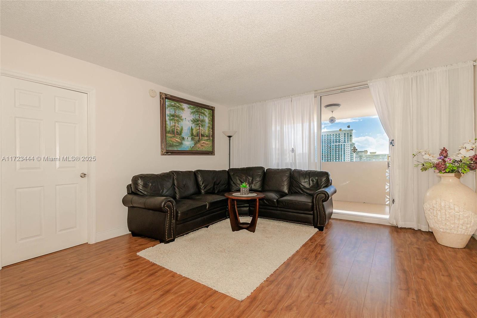 PLAZA TOWERS NORTH CONDO - Residential