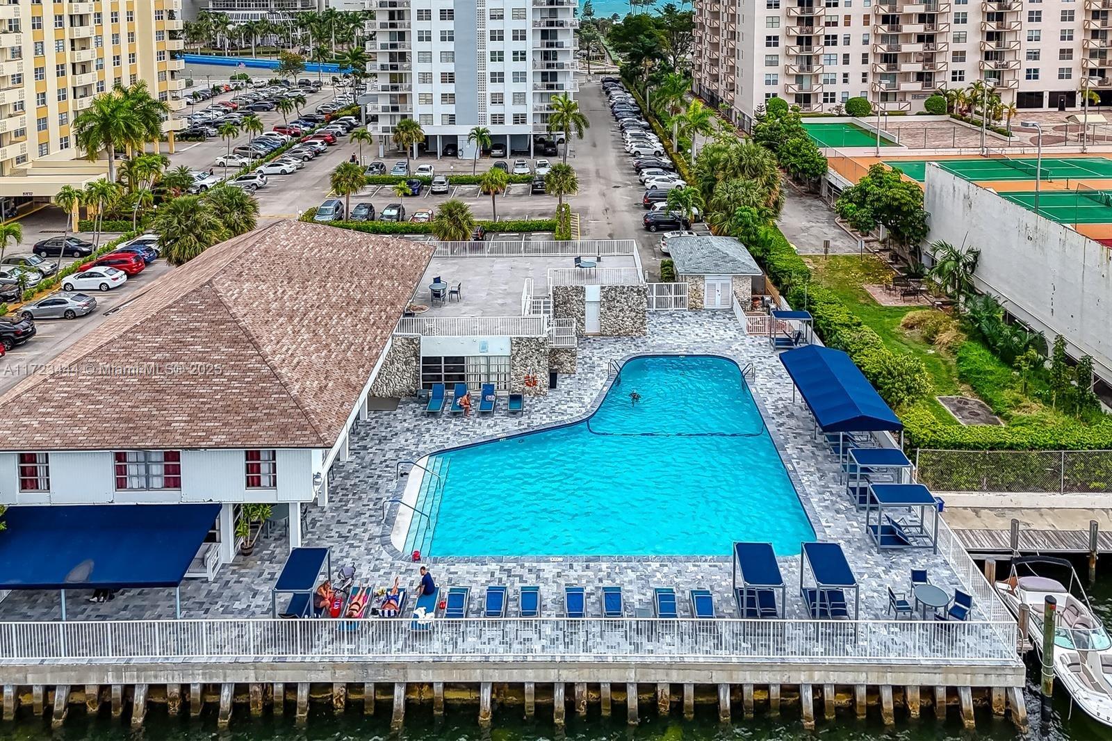 PLAZA TOWERS NORTH CONDO - Residential