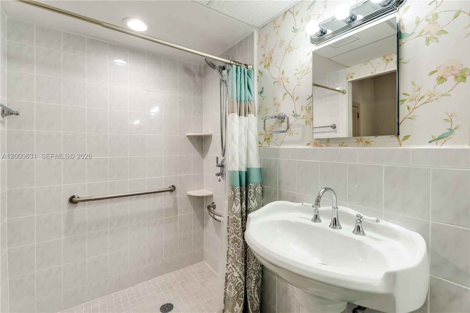 ROBERTS SUB - Residential