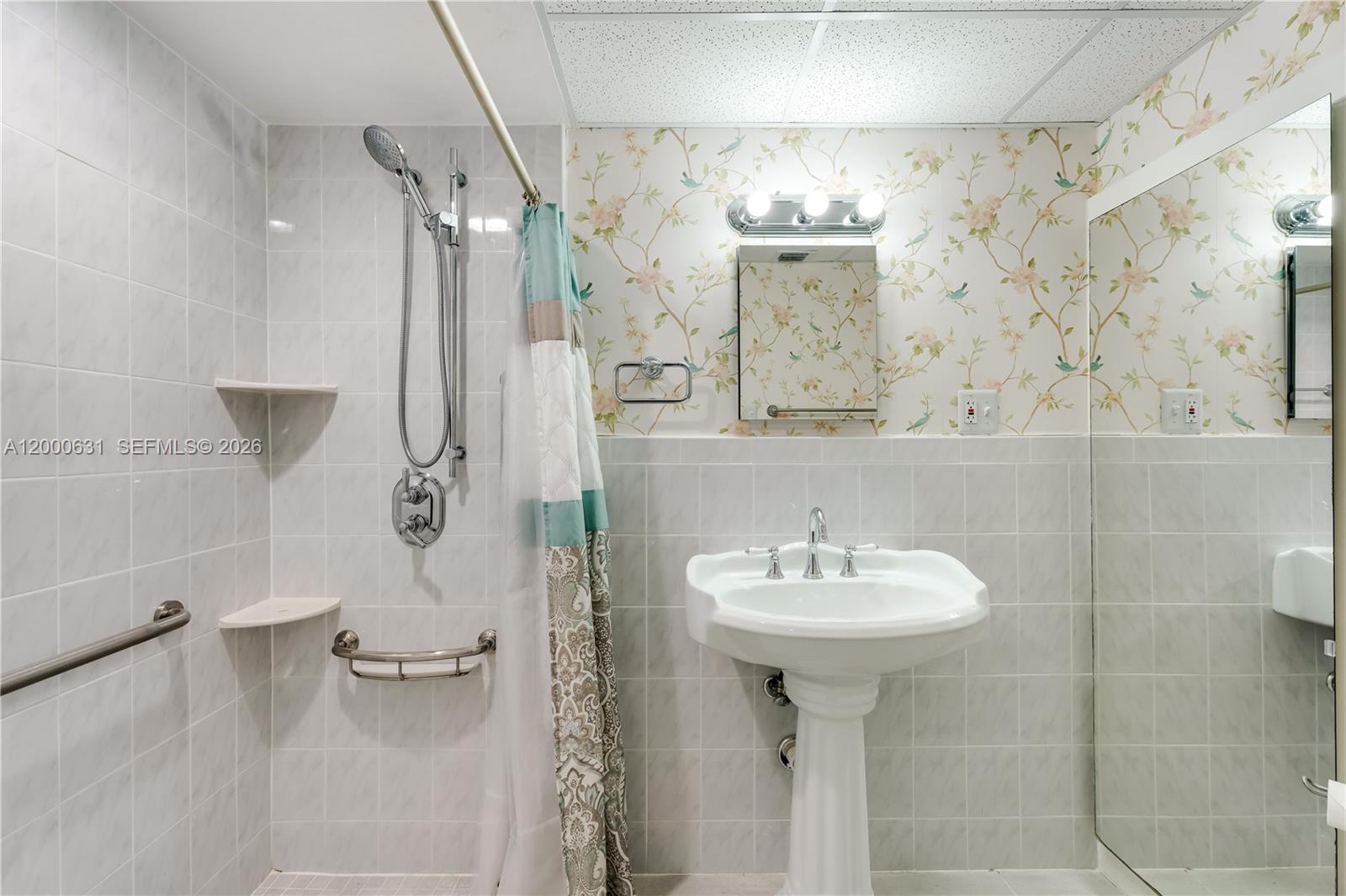 ROBERTS SUB - Residential