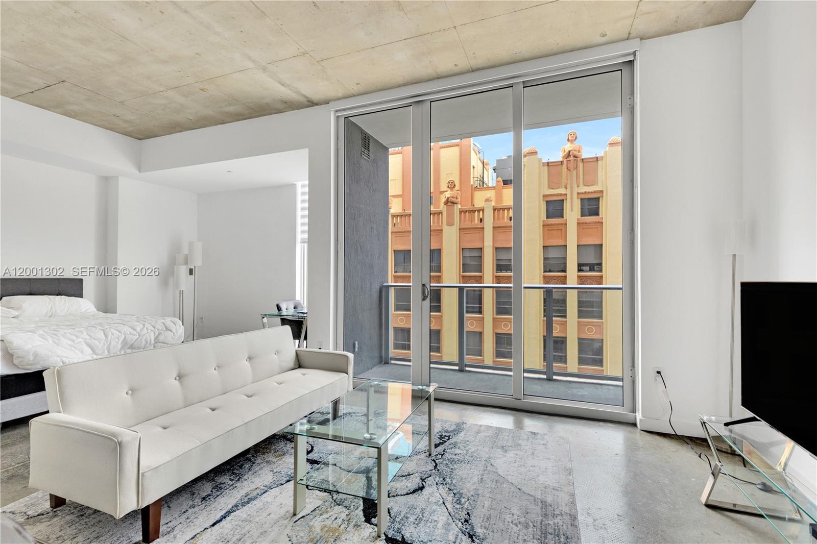 CENTRO CONDO - Residential Lease