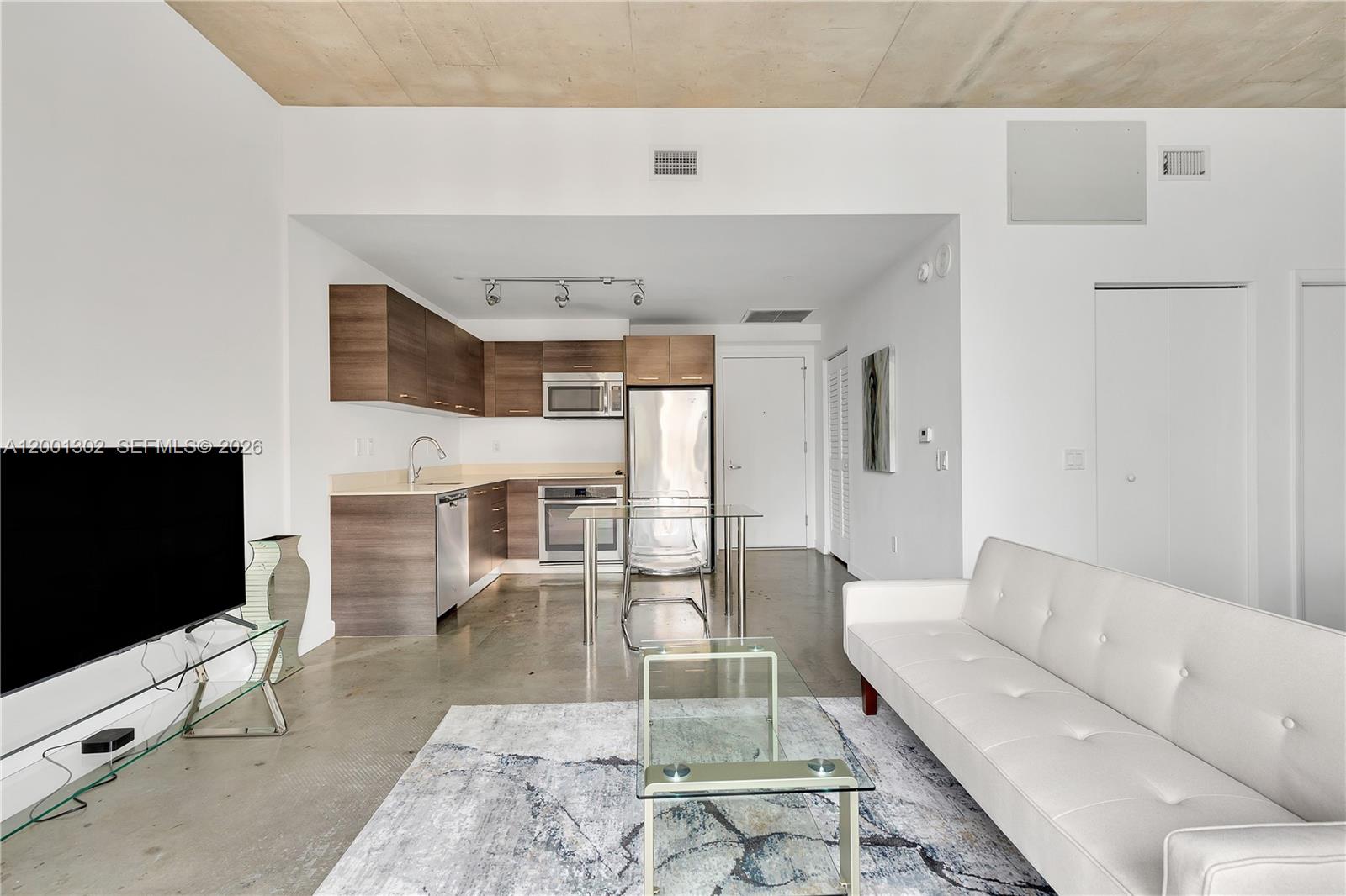 CENTRO CONDO - Residential Lease