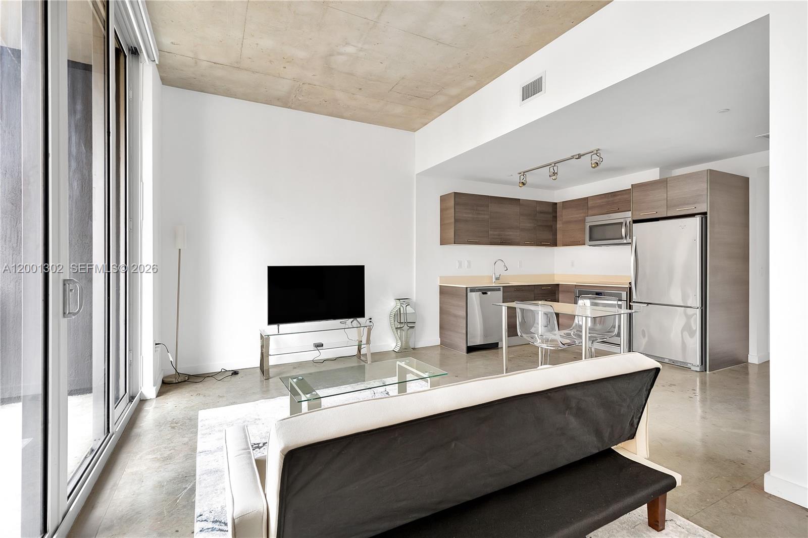 CENTRO CONDO - Residential Lease