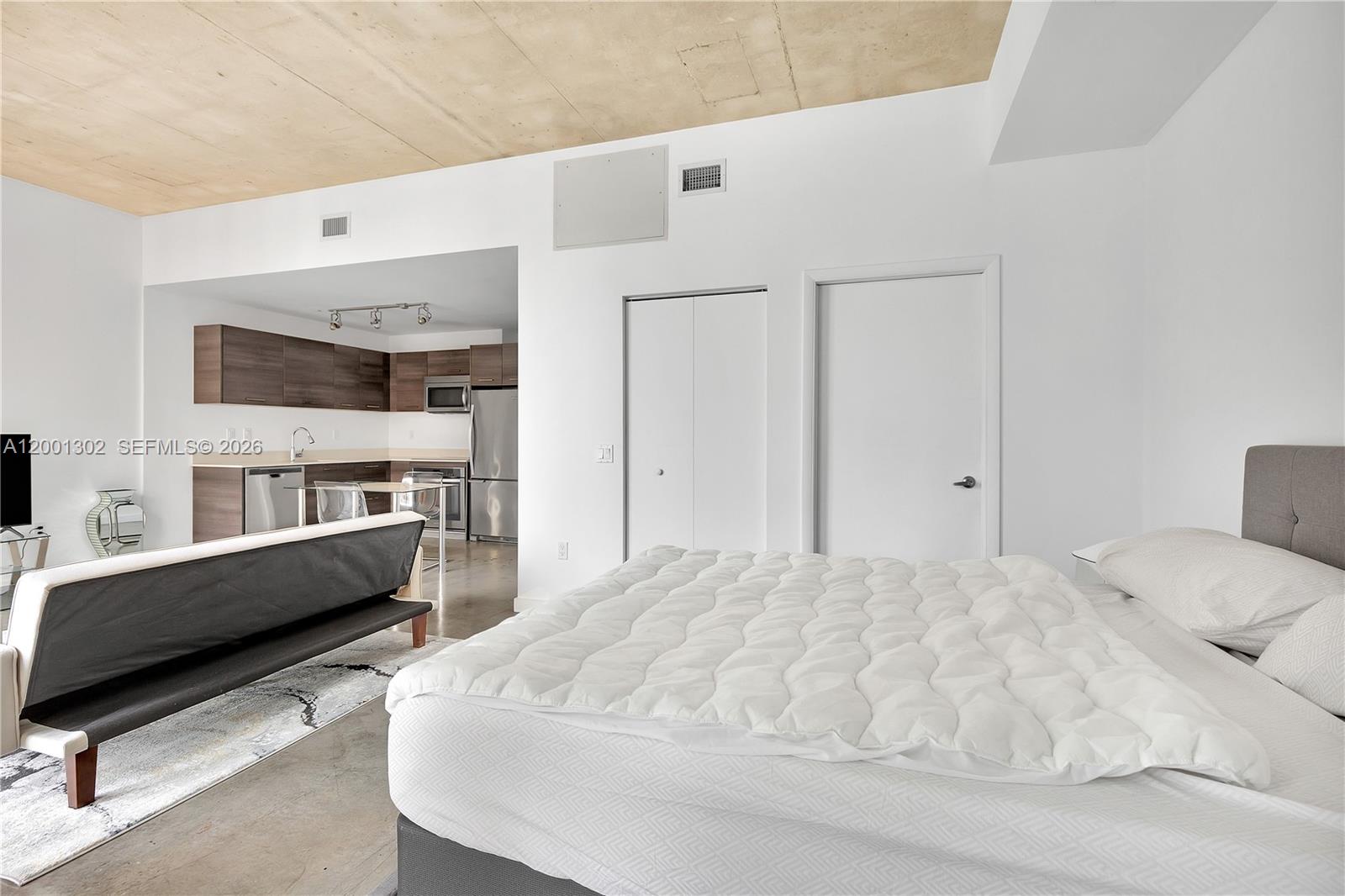 CENTRO CONDO - Residential Lease