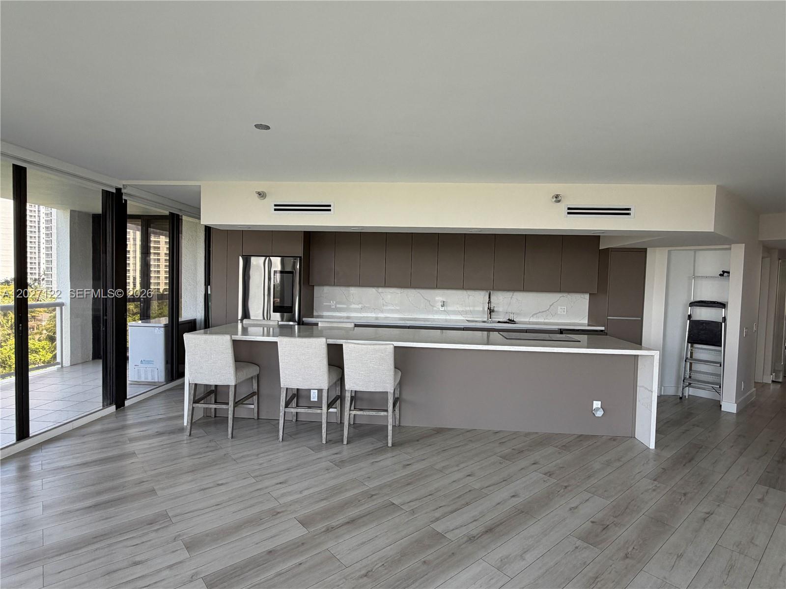 3640 Yacht Club Dr 805