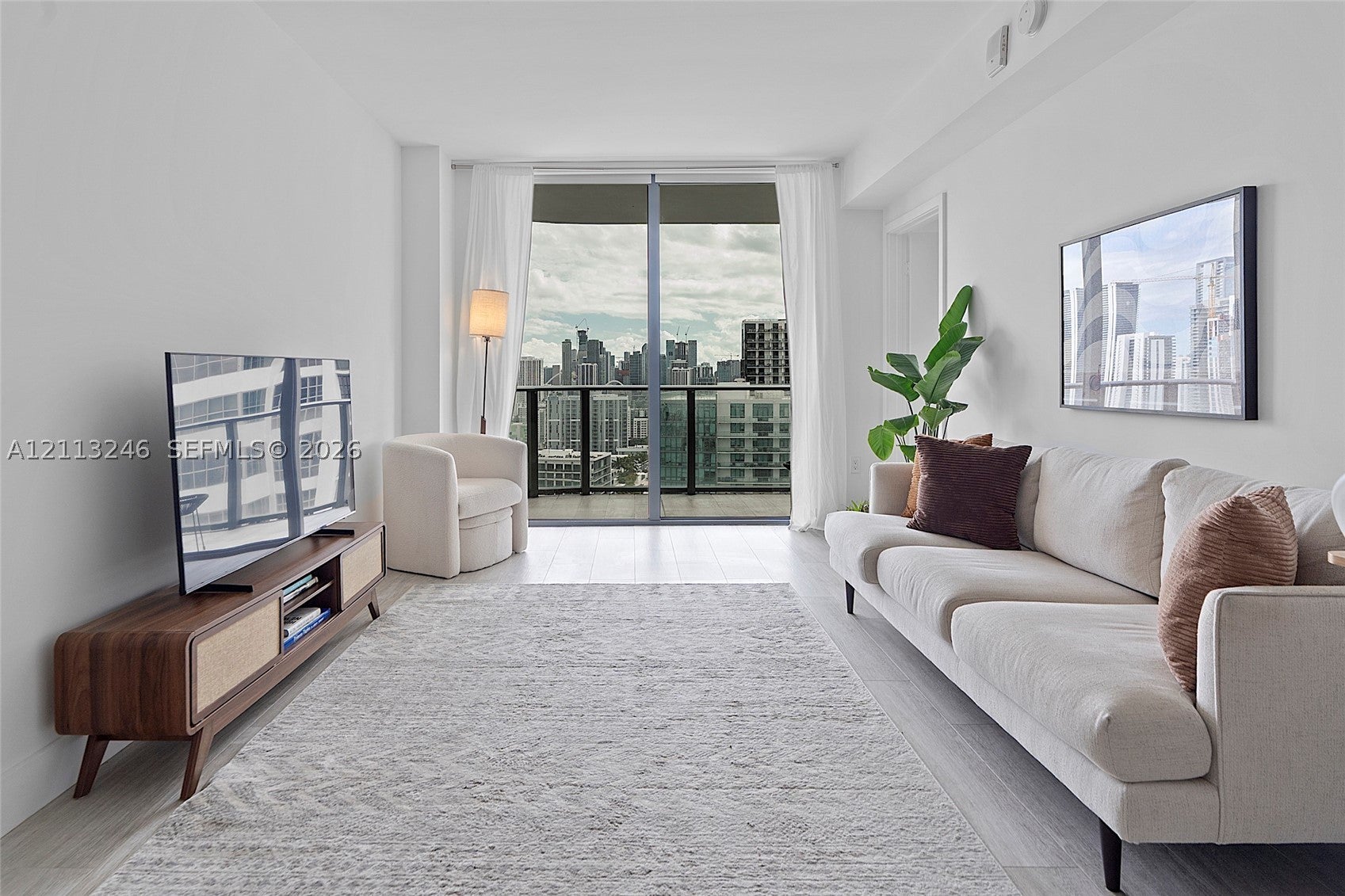121 NE 34th St
