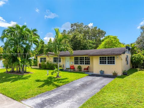 Photo of 9710 SW 74th St, Miami, FL 33173 (MLS # A11888685)