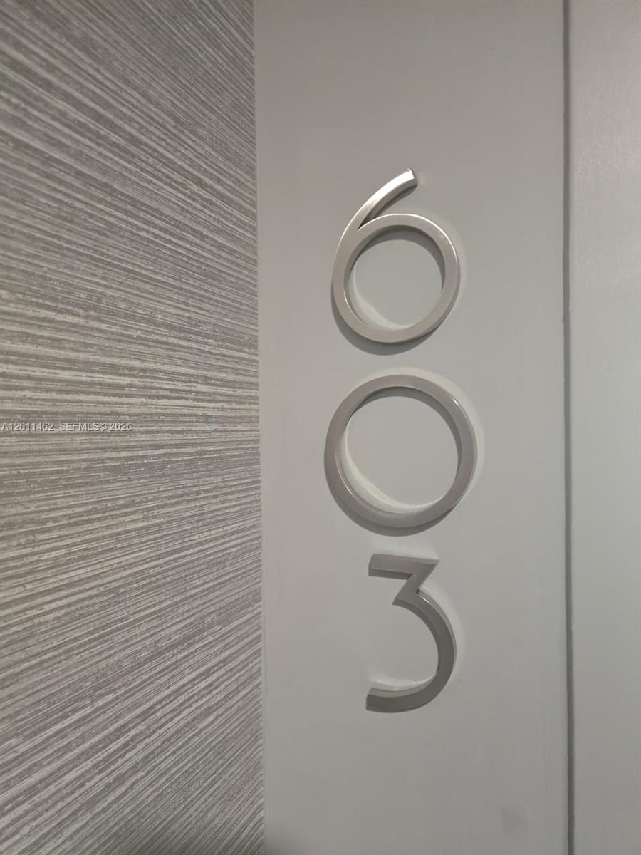 THE VISTAS CONDO - Residential