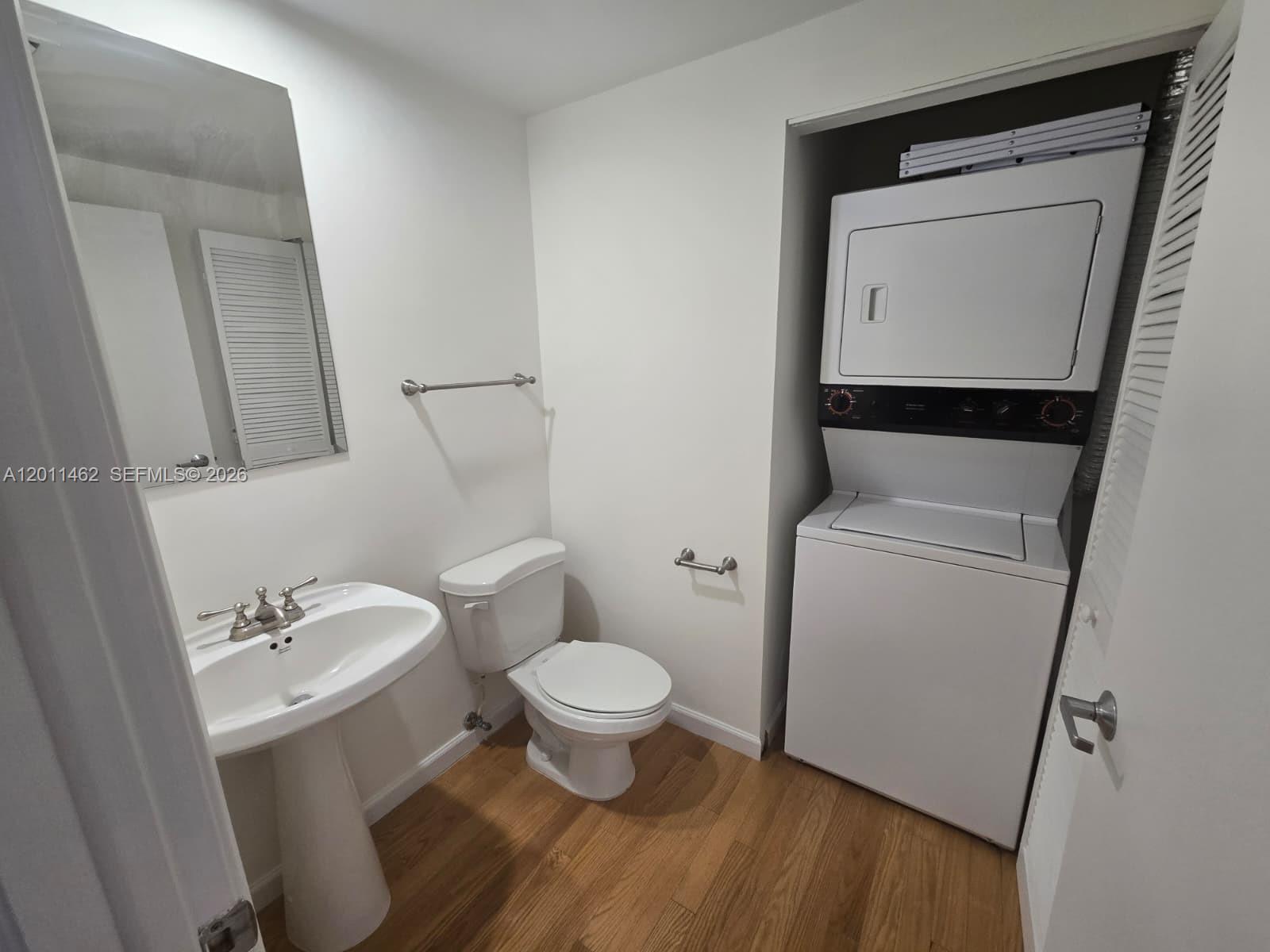THE VISTAS CONDO - Residential