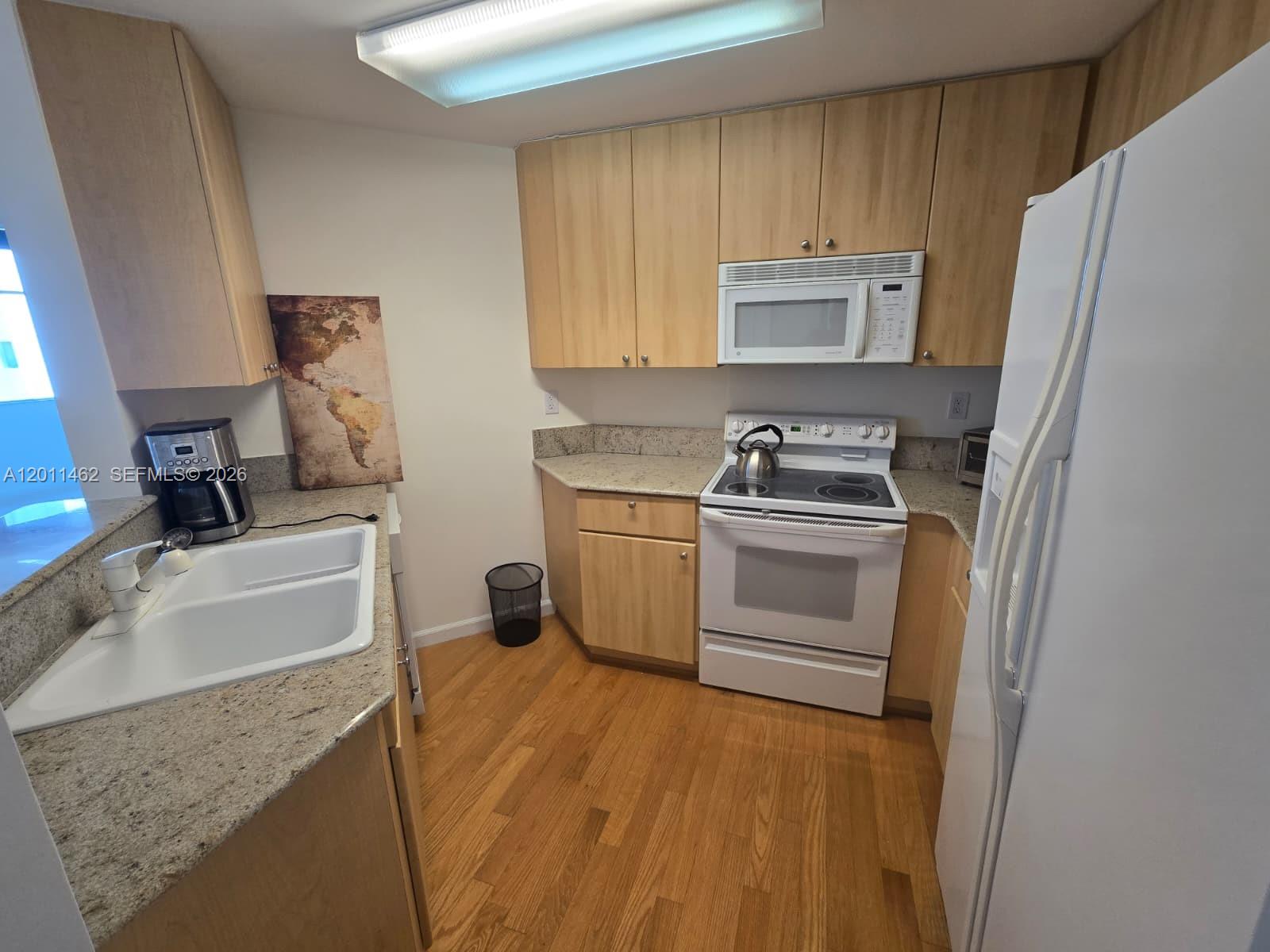 THE VISTAS CONDO - Residential