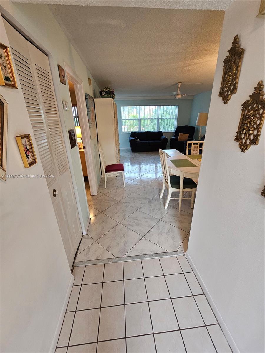 FOURTH GULFSTREAM GARDEN - Residential Lease