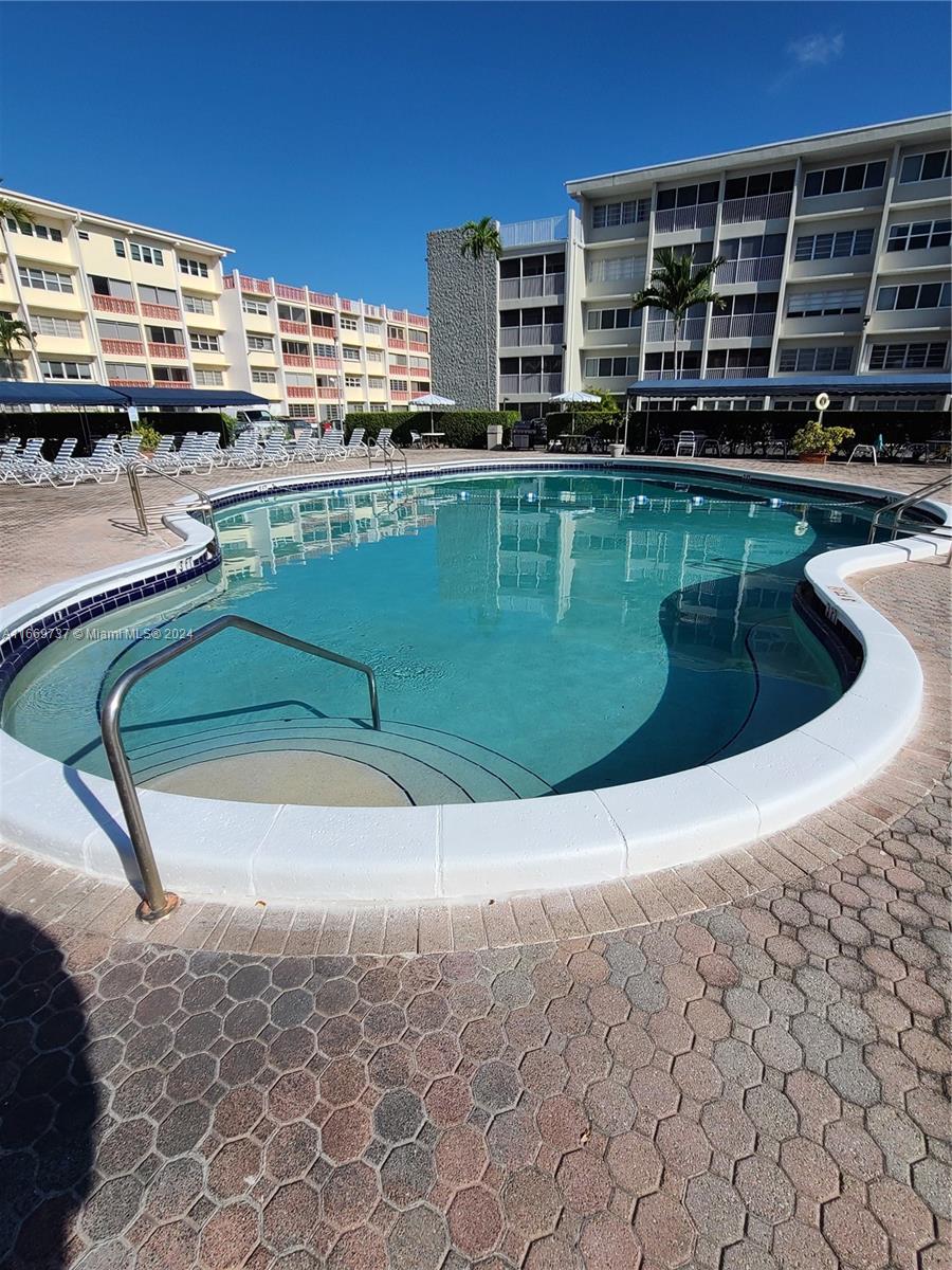 FOURTH GULFSTREAM GARDEN - Residential Lease