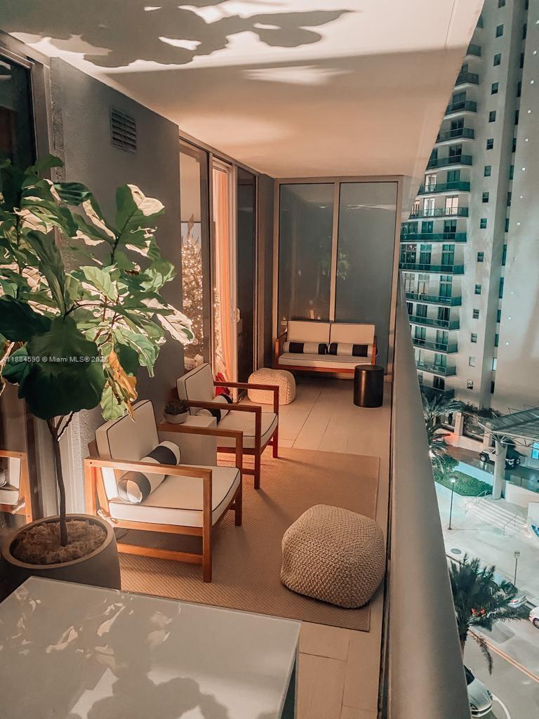 BRICKELLHOUSE CONDO - Residential