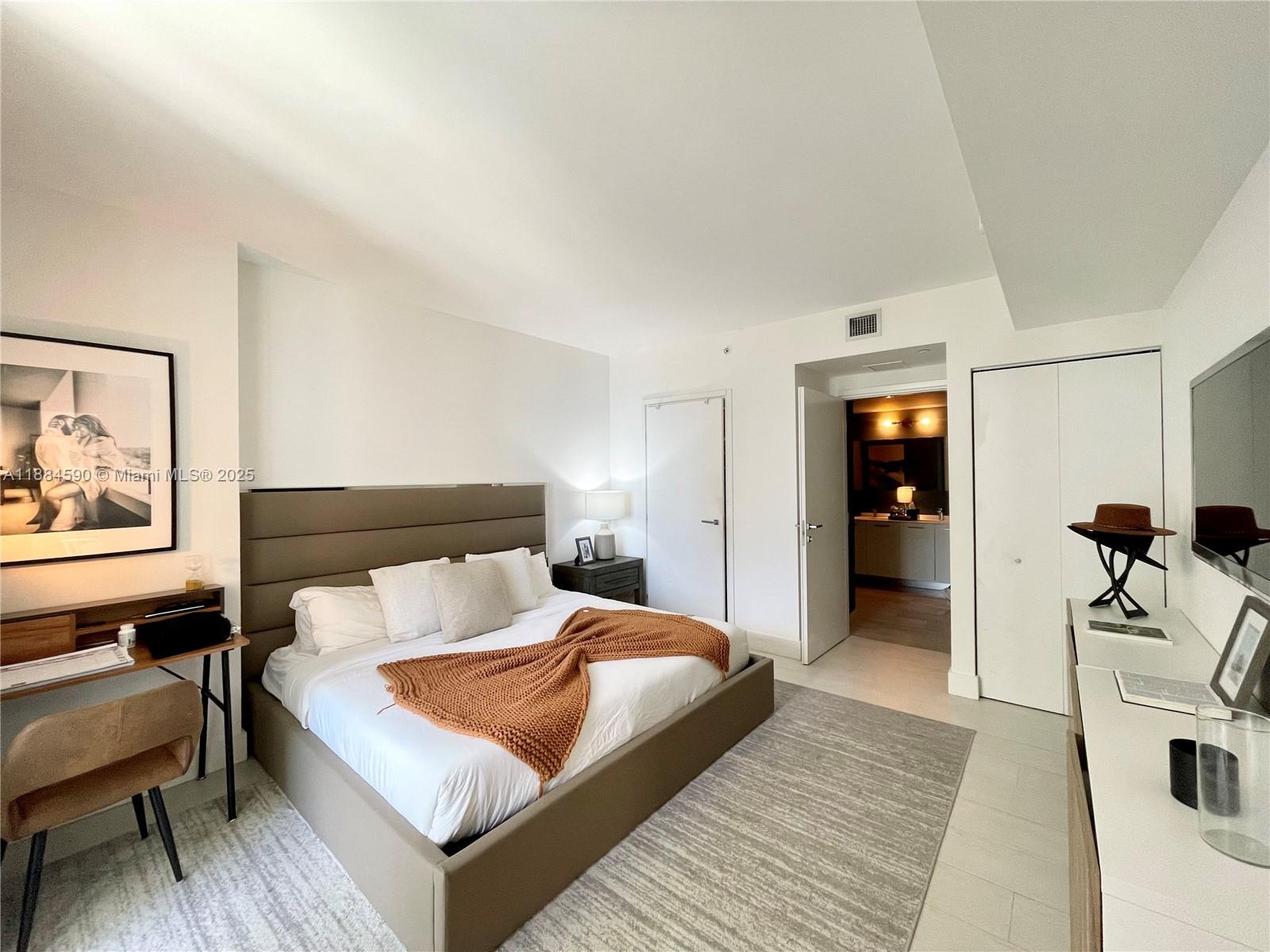 BRICKELLHOUSE CONDO - Residential